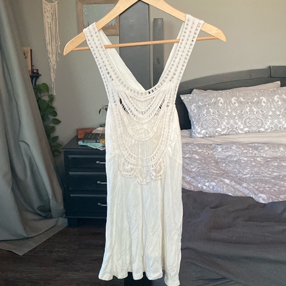 Pretty Venus crochet tank. In excellent condition with no marks - Picture 2 of 6